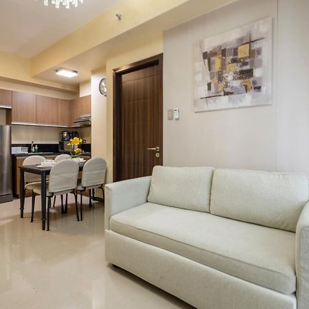 Aparthotel The Radiance Manila Bay Pasay Esterno foto