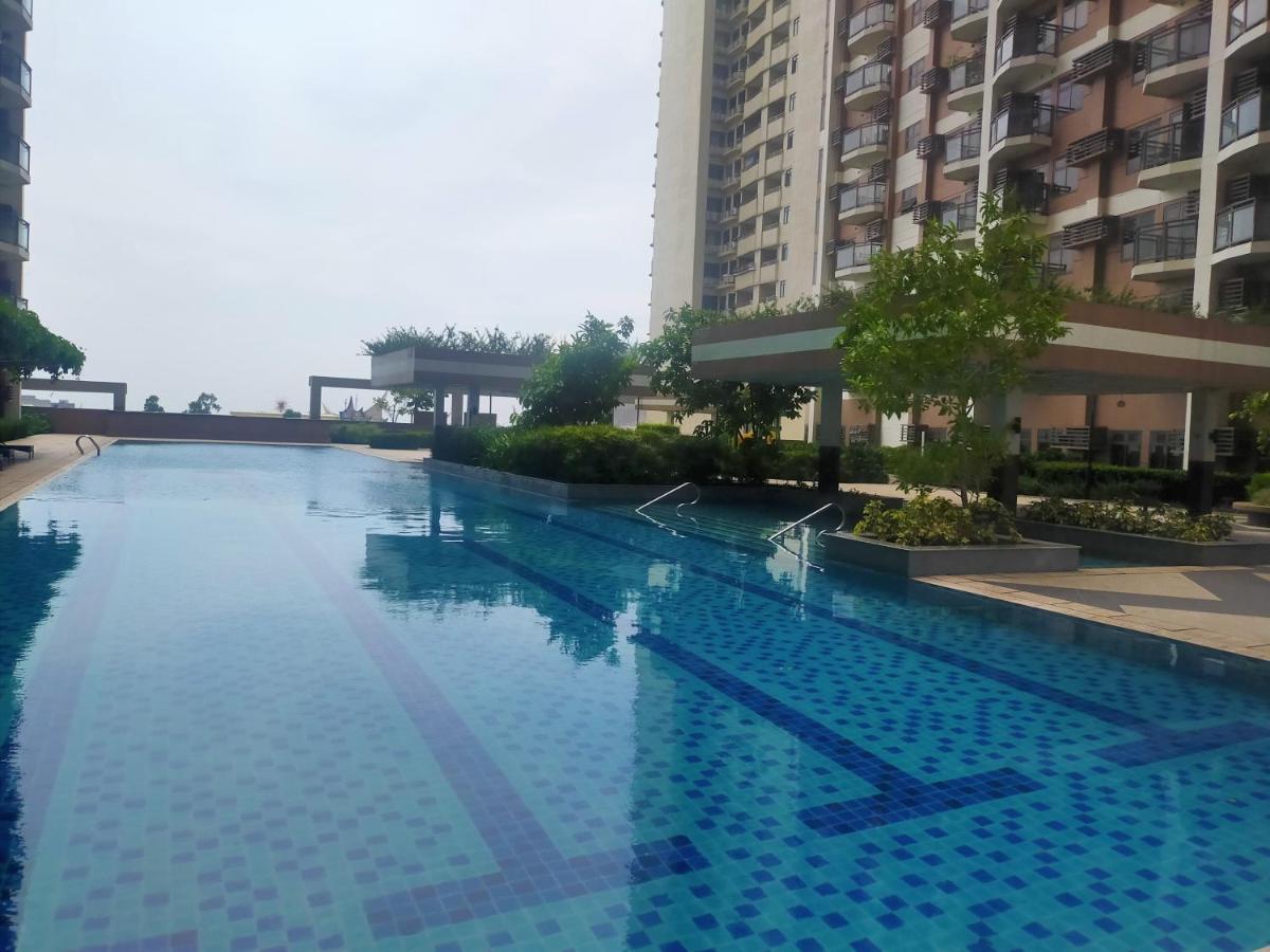 Aparthotel The Radiance Manila Bay Pasay Esterno foto