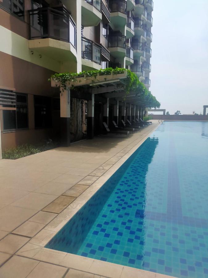 Aparthotel The Radiance Manila Bay Pasay Esterno foto