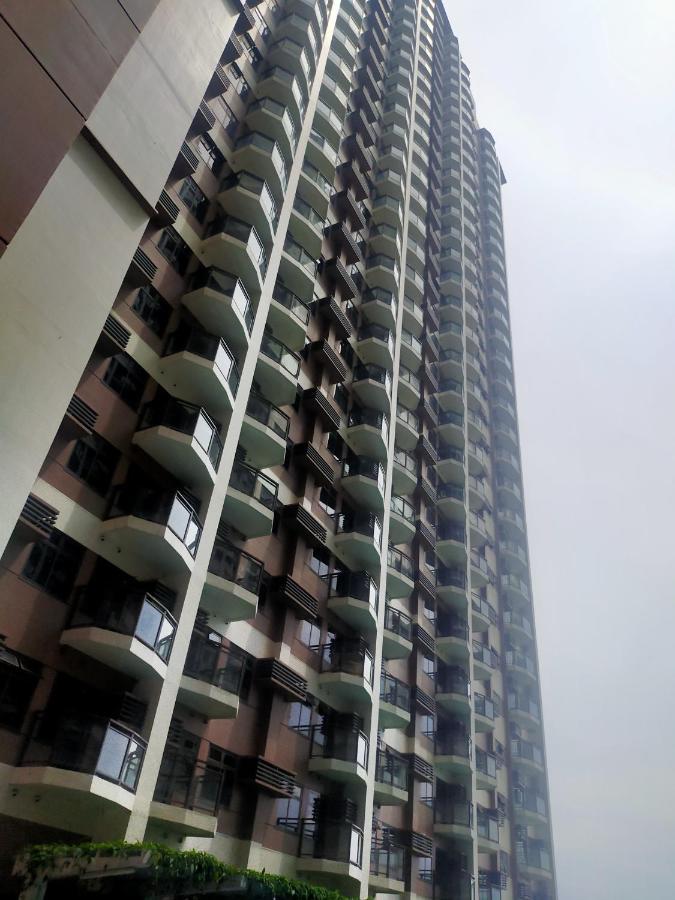 Aparthotel The Radiance Manila Bay Pasay Esterno foto