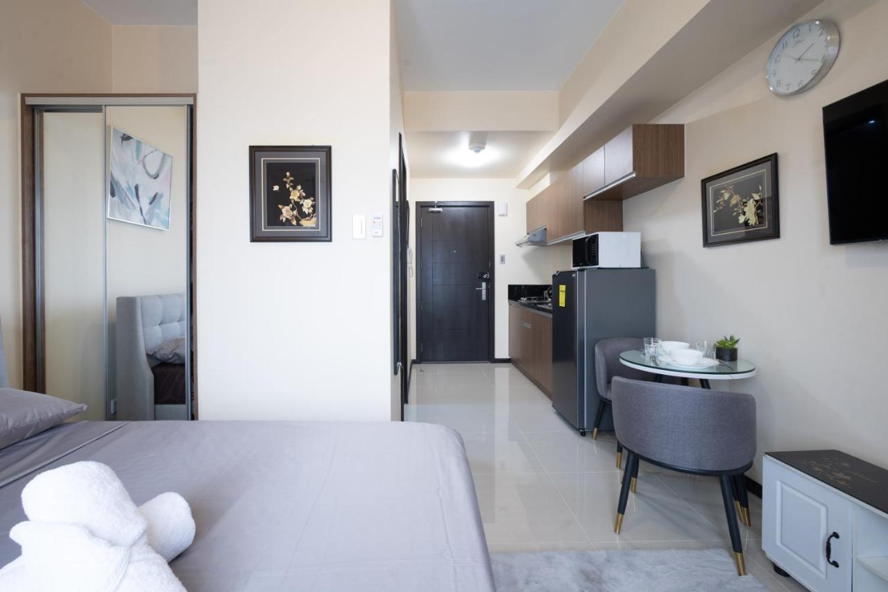 Aparthotel The Radiance Manila Bay Pasay Esterno foto