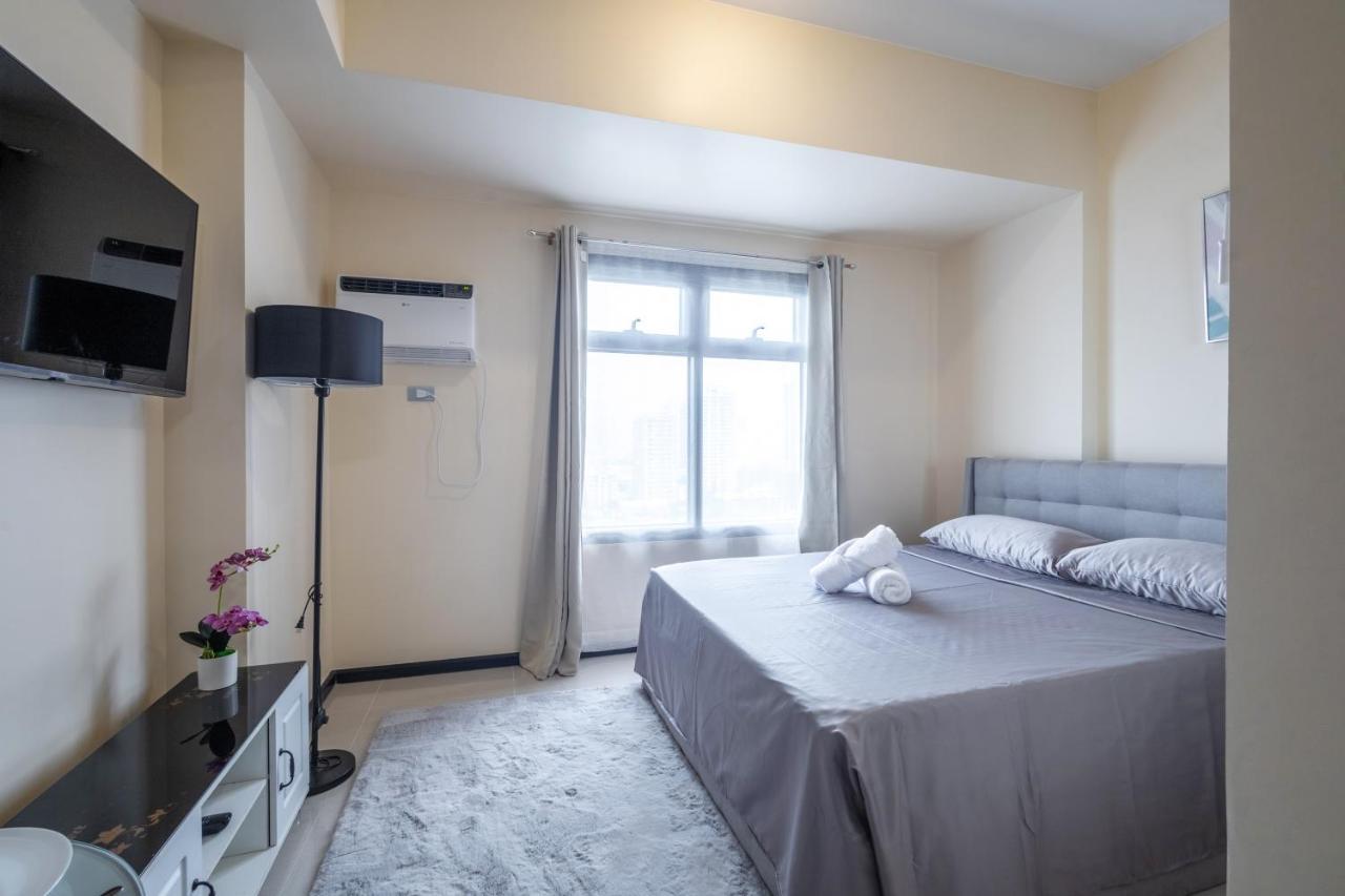 Aparthotel The Radiance Manila Bay Pasay Esterno foto