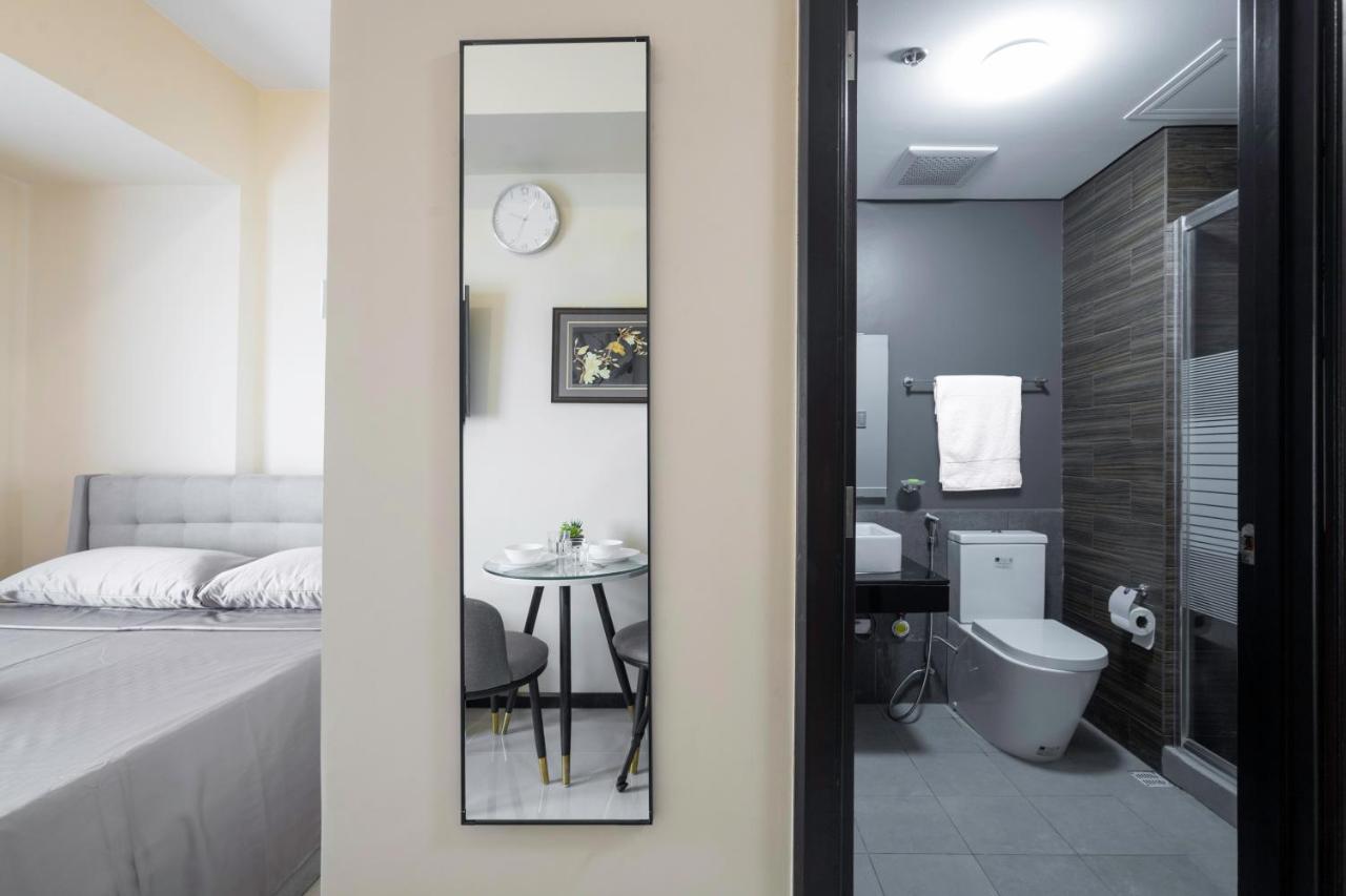 Aparthotel The Radiance Manila Bay Pasay Esterno foto
