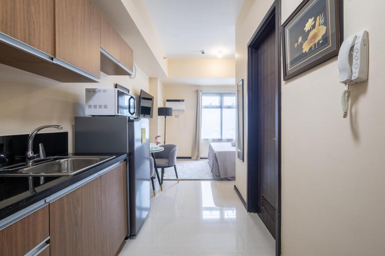 Aparthotel The Radiance Manila Bay Pasay Esterno foto