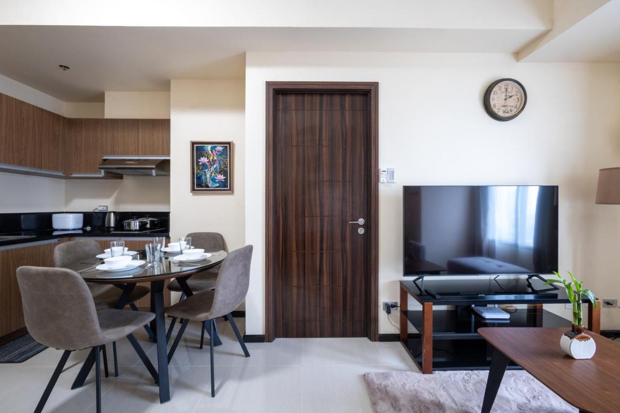 Aparthotel The Radiance Manila Bay Pasay Esterno foto