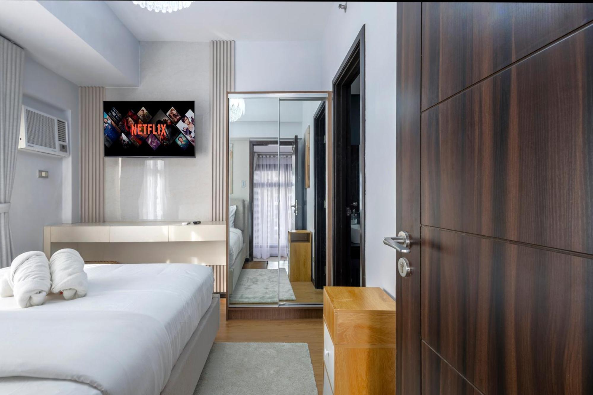 Aparthotel The Radiance Manila Bay Pasay Esterno foto