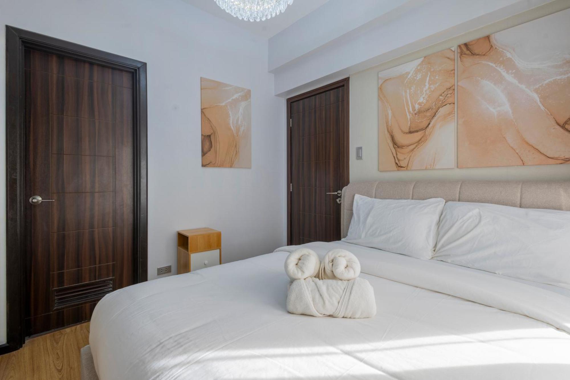 Aparthotel The Radiance Manila Bay Pasay Esterno foto