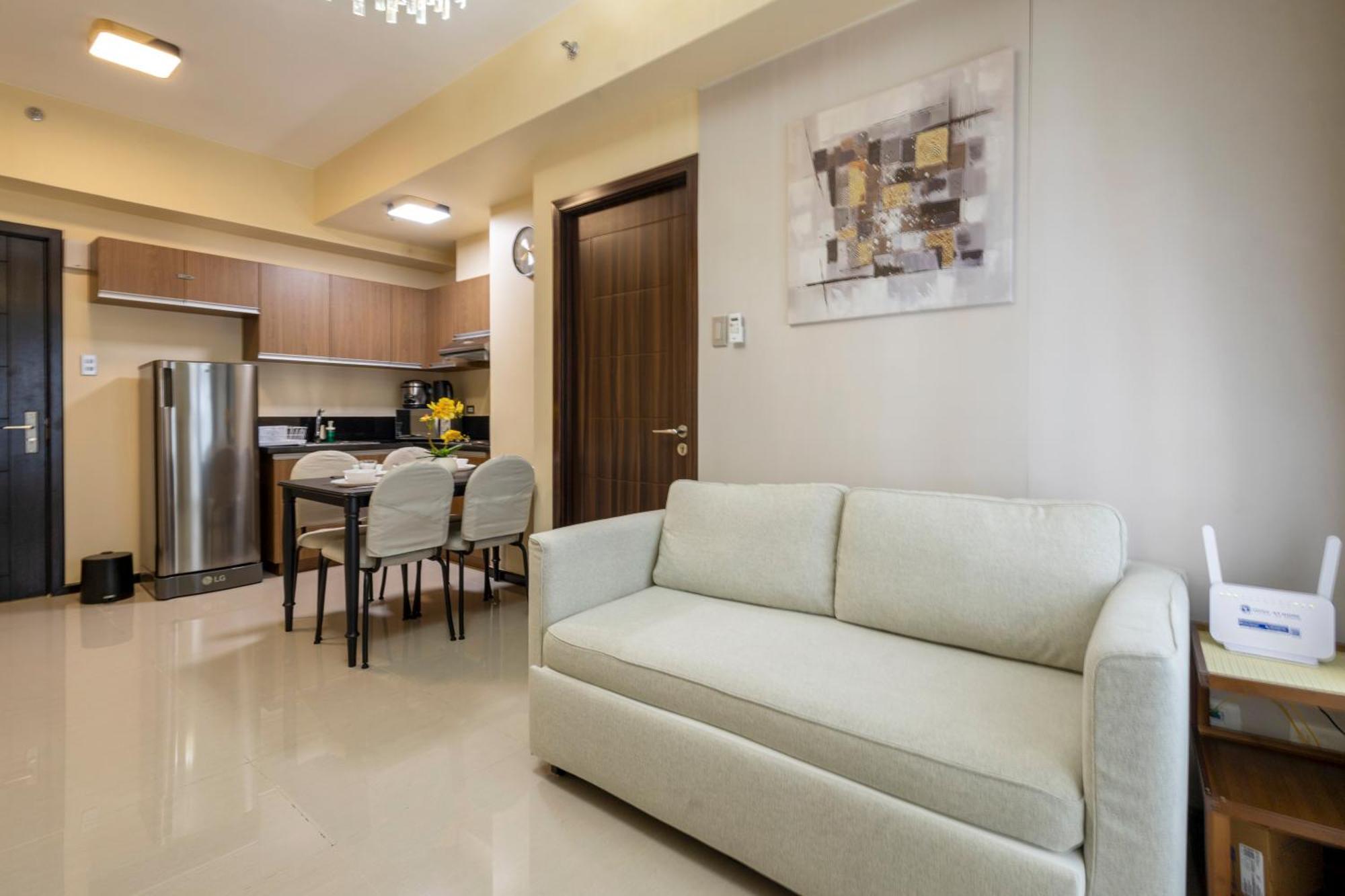 Aparthotel The Radiance Manila Bay Pasay Esterno foto